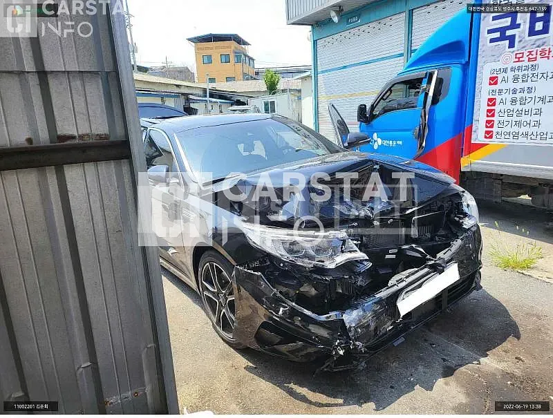 Photo 2 of 9: 2019 Kia K5, VIN KNAGW417GKA326065 — Korean insurance auction