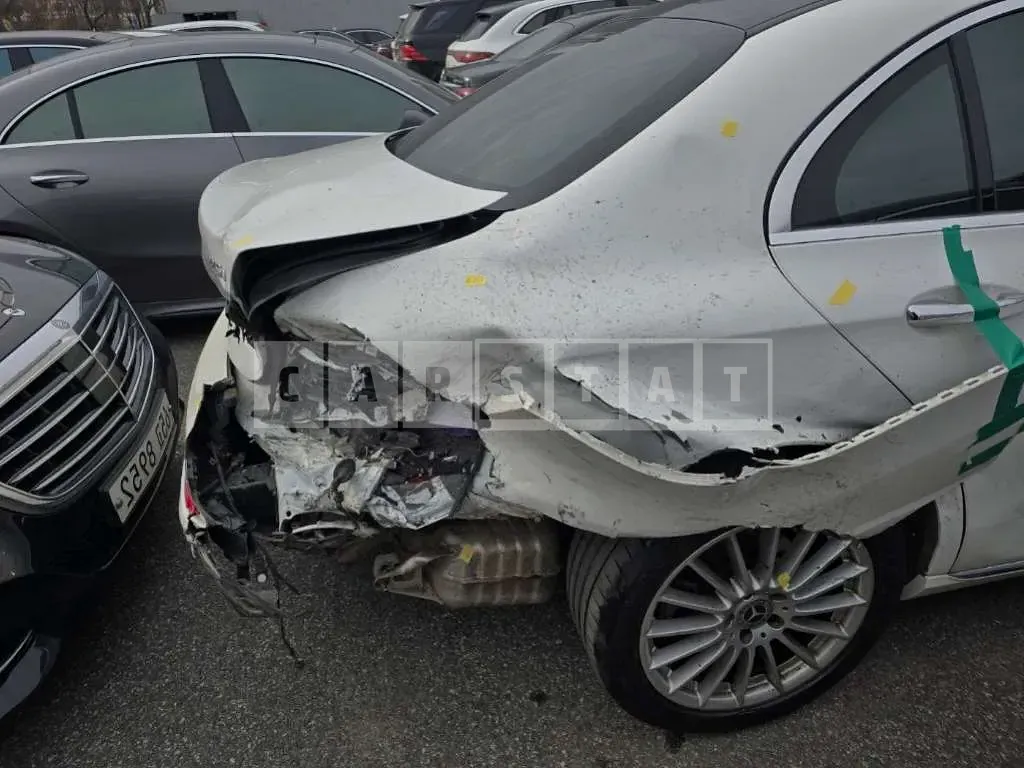 Photo 2 of 9: 2023 Mercedes-Benz E250, VIN W1KZF4FB7PB100378 — Korean insurance auction