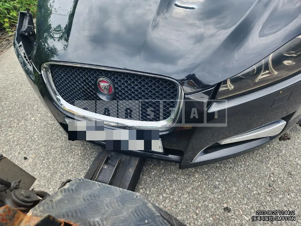 Photo 2 of 21: 2015 Jaguar XF 3.0SC, VIN SAJAA0579F8U67212 — Korean insurance auction