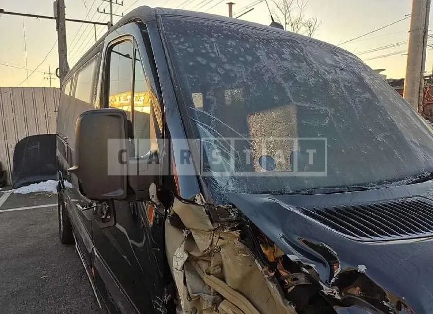 Photo 2 of 33: 2017 Mercedes-Benz Wise Auto Sprinter 319KB — Korean insurance auction