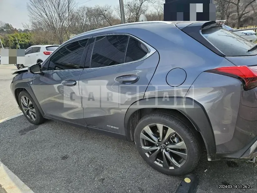 Photo 2 of 21: 2021 Lexus Ux 250h F Sport, VIN JTHR6JBH4M2103204 — Korean insurance auction