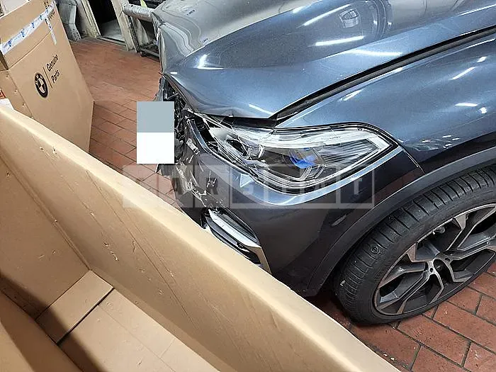 Photo 2 of 7: 2022 BMW X5 xDrive40i, VIN WBACR6105N9L59395 — Korean insurance auction