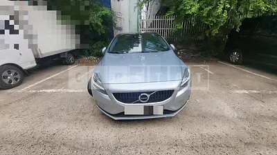 Photo 1 of 8: 2018 Volvo V40D3 — Korean insurance auction
