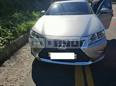Photo 1 of 38: 2017 Lexus ES300h — Korean insurance auction