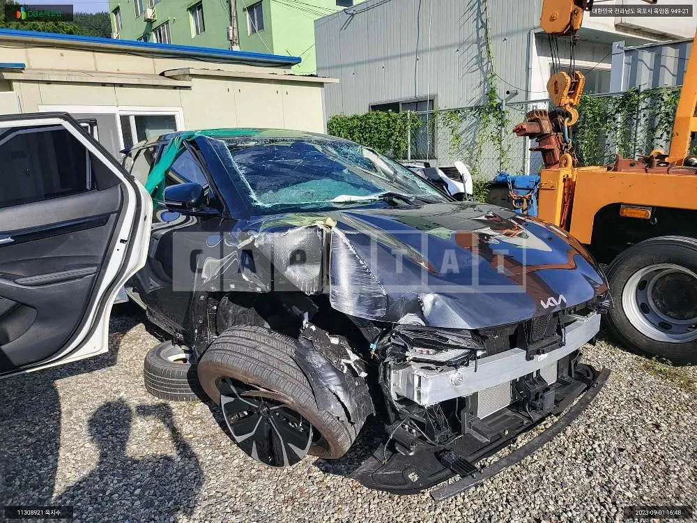 Photo 2 of 12: 2023 Kia EV6, VIN KNAC381AFPA120542 — Korean insurance auction