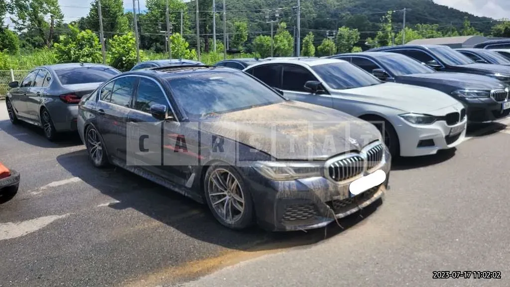 Photo 2 of 9: 2023 BMW 520i, VIN WBA11BH02PWY07254 — Korean insurance auction