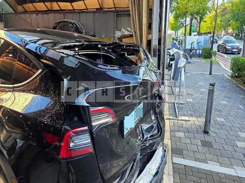 Photo 2 of 15: 2021 Tesla Model Y Standard Range, VIN 5YJYGDED1MF235208 — Korean insurance auction