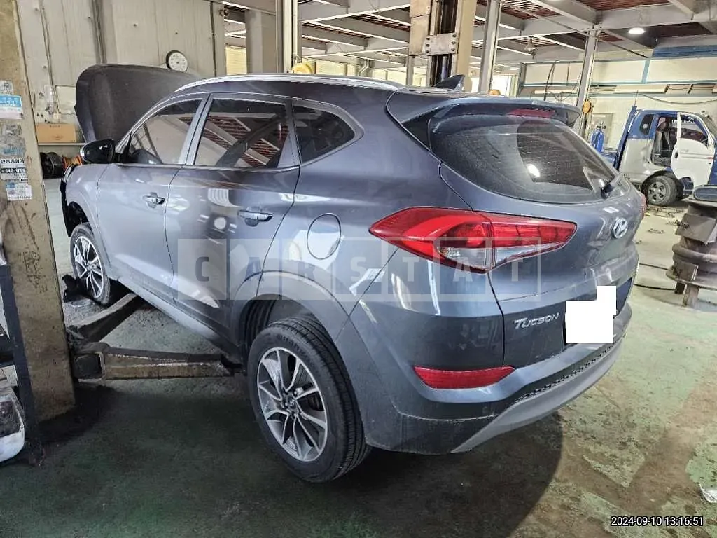 Photo 2 of 17: 2018 Hyundai Tucson — Korean insurance auction