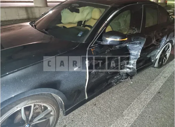 Photo 2 of 25: 2022 BMW 320i — Korean insurance auction