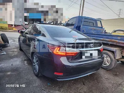 Photo 1 of 8: 2017 Lexus ES300h — Korean insurance auction