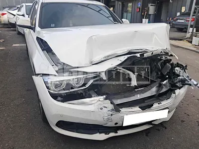 Photo 1 of 12: 2017 BMW 320d, VIN WBA8C5106HA067954 — Korean insurance auction