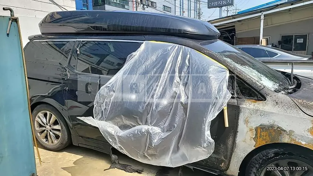 Photo 2 of 10: 2016 Kia Carnival High Limousine, VIN KNAMC81ABGS111516 — Korean insurance auction