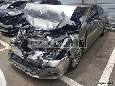 Photo 1 of 34: 2019 Lexus ES300h — Korean insurance auction