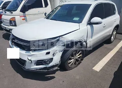 Photo 1 of 17: 2015 Volkswagen Tiguan 2.0 TDI Blue Motion — Korean insurance auction