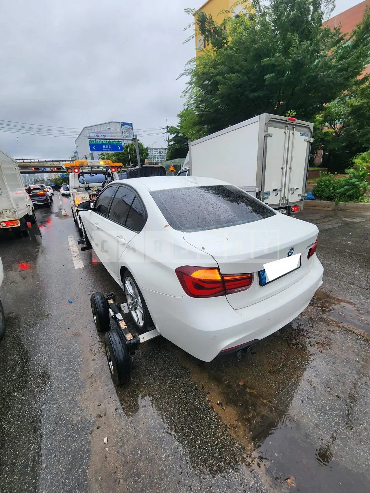 Photo 2 of 17: 2018 BMW 330i, VIN WBA8B9100JA826713 — Korean insurance auction