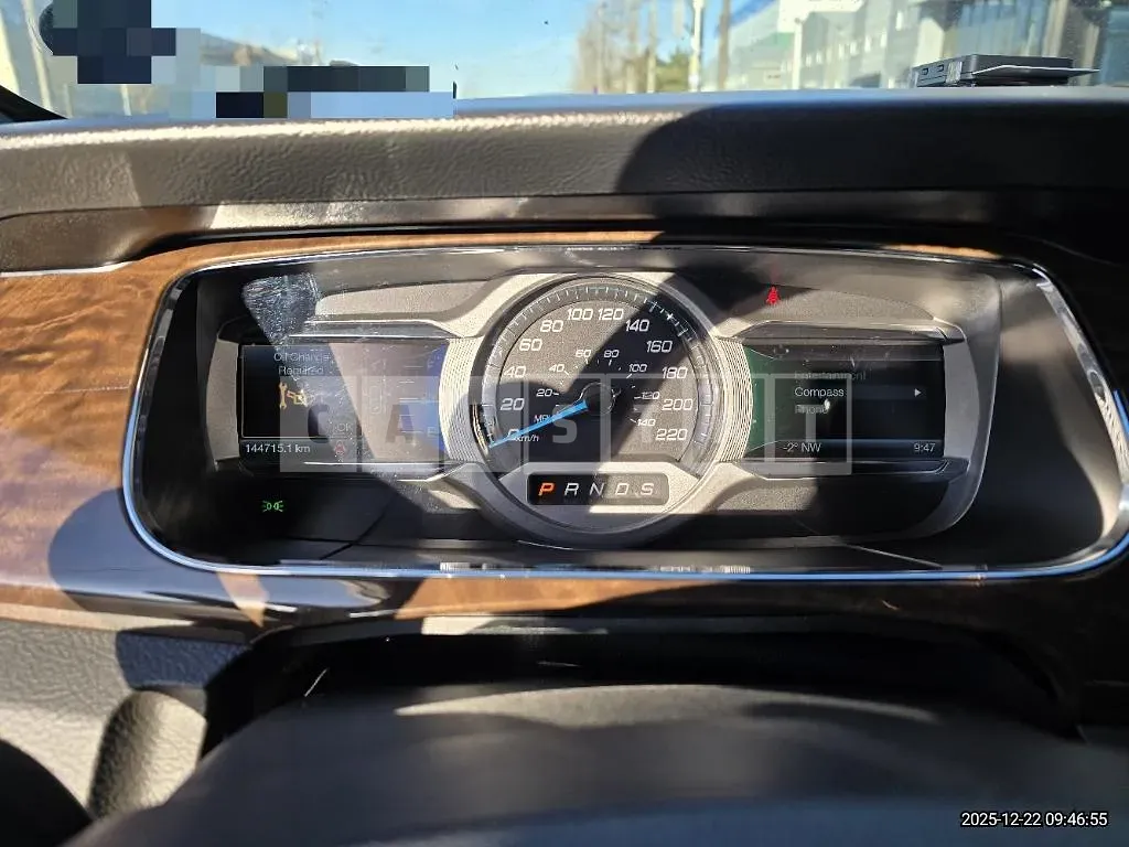 Photo 2 of 13: 2015 Ford Taurus — Korean insurance auction