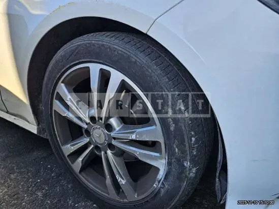 Photo 2 of 50: 2016 Mercedes-Benz E 200 — Korean insurance auction