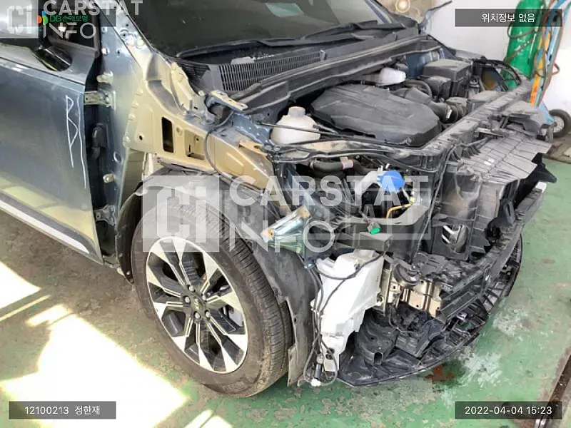 Photo 2 of 24: 2020 Kia Carnival, VIN KNANE81BBMS035125 — Korean insurance auction