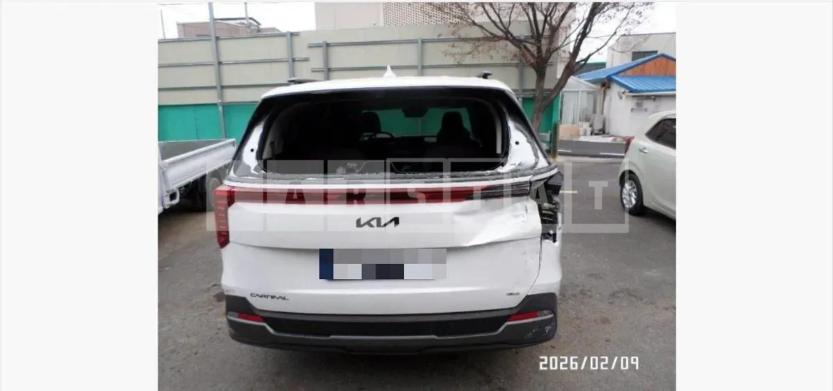 Photo 2 of 16: 2025 Kia Carnival Hybrid — Korean insurance auction