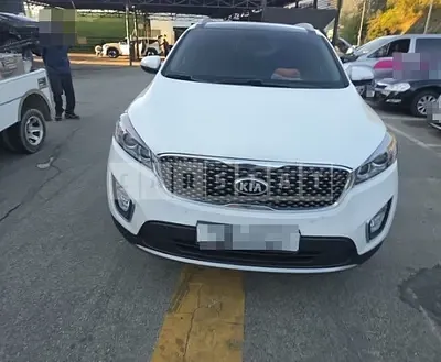 Photo 1 of 11: 2015 Kia Sorento 4WD — Korean insurance auction