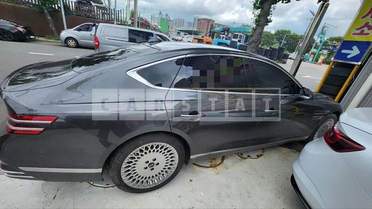 Photo 2 of 10: 2024 Genesis G80 — Korean insurance auction