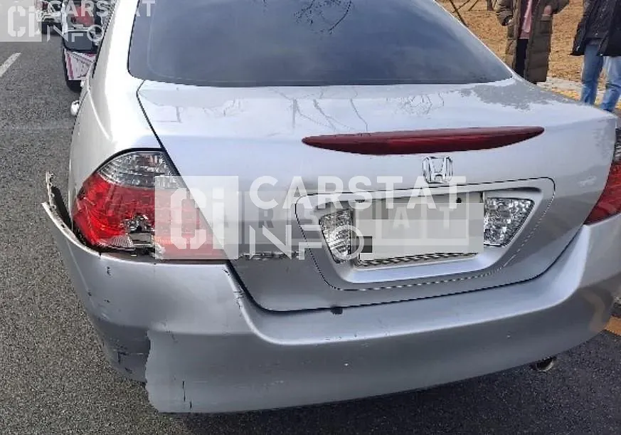 Photo 2 of 4: 2017 Honda Accord Lx, VIN 1HGCM56427A176322 — Korean insurance auction