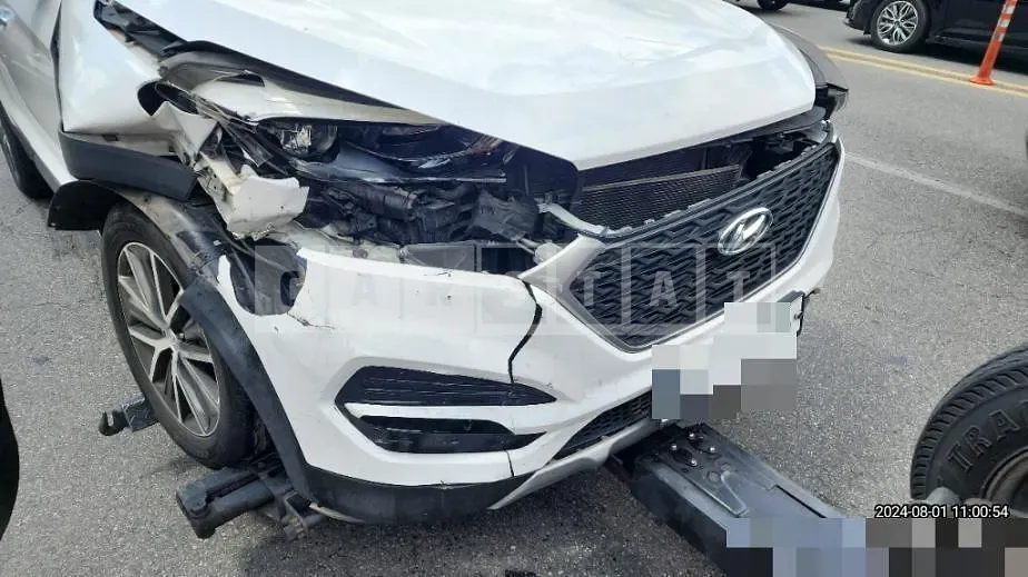 Photo 2 of 8: 2016 Hyundai Tucson TL 1.7 — Korean insurance auction
