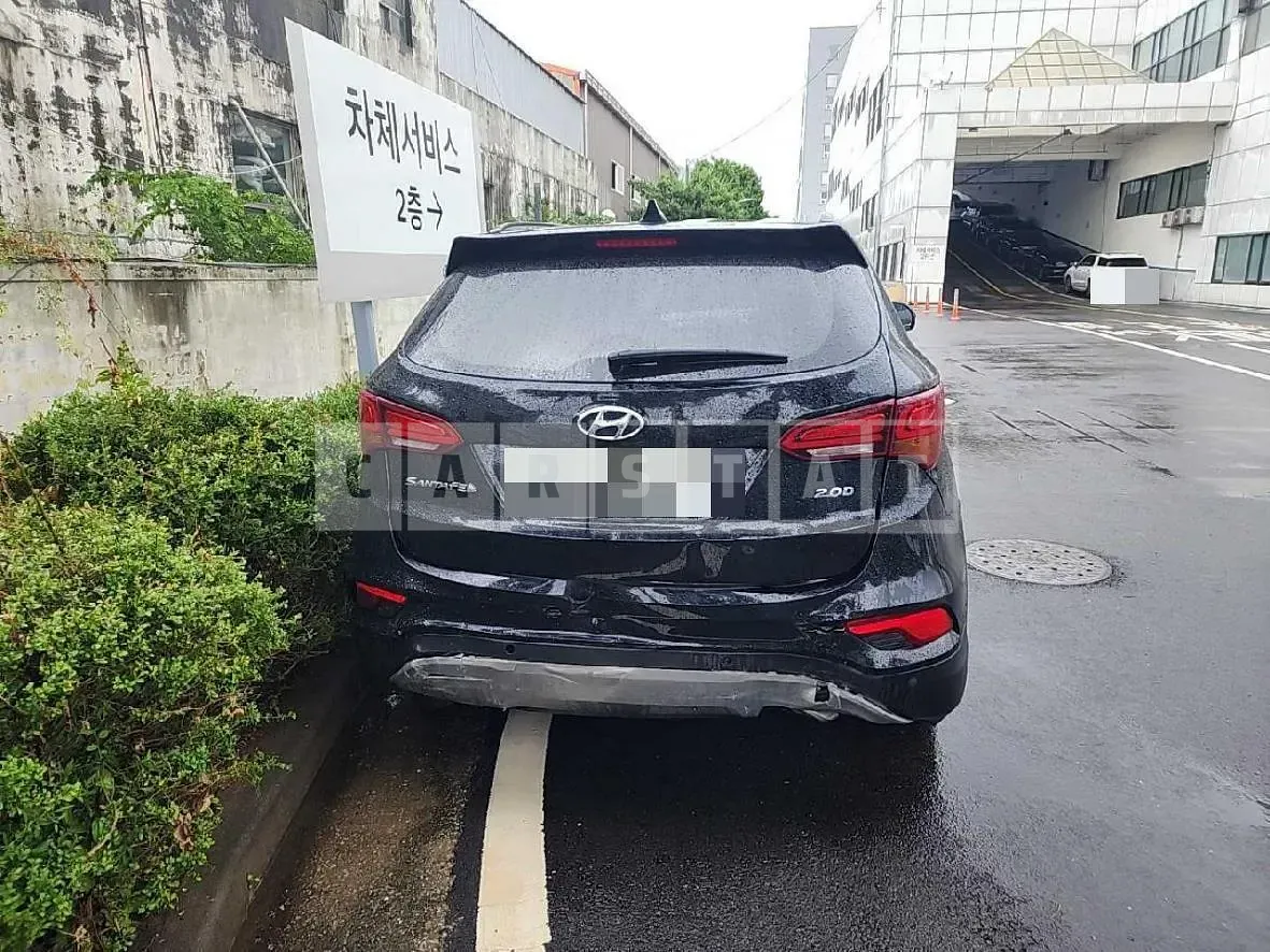 Photo 2 of 12: 2018 Hyundai Santa Fe DM, VIN KMHSW81UBJU861264 — Korean insurance auction