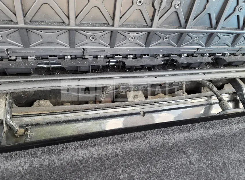 Photo 2 of 18: 2019 Land Rover Range Rover SDV8, VIN SALGA3BJ9KA532744 — Korean insurance auction