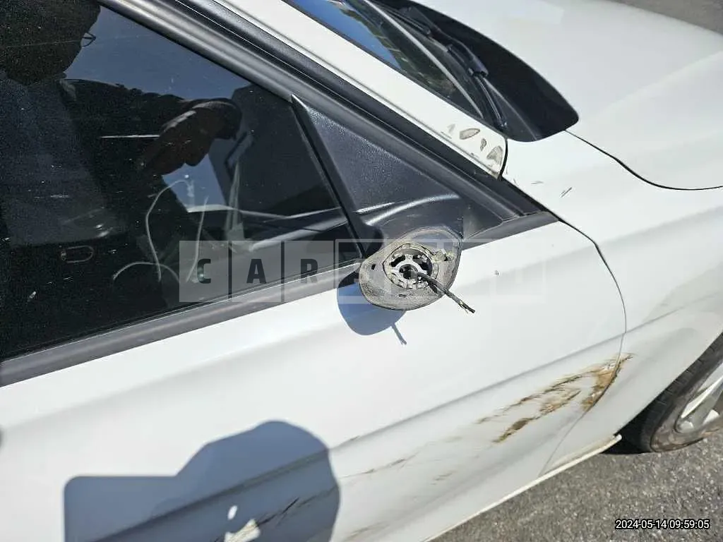 Photo 2 of 13: 2017 BMW 320d — Korean insurance auction