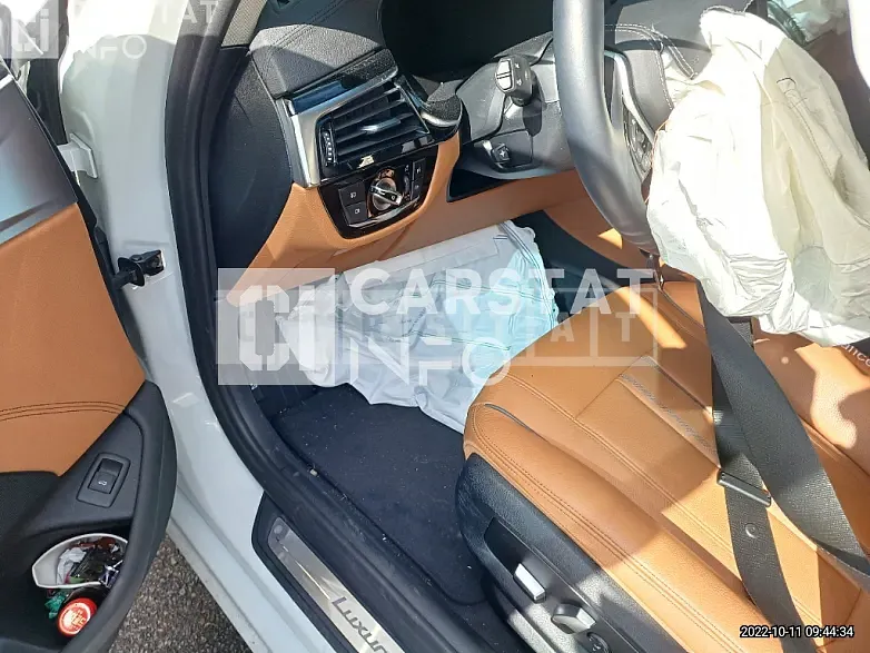 Photo 2 of 22: 2019 BMW 520i Luxury, VIN WBAJK7106KBP73839 — Korean insurance auction