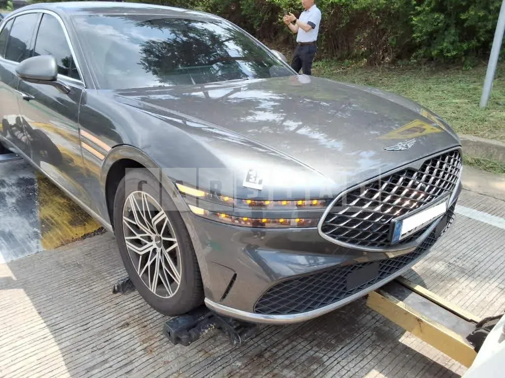 Photo 2 of 10: 2022 Genesis G90, VIN KMTFA41DDNU010832 — Korean insurance auction