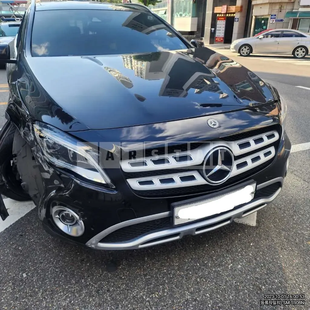 Photo 2 of 17: 2019 Mercedes-Benz GLA250 4Matic, VIN WDCTG4GB5KJ572552 — Korean insurance auction