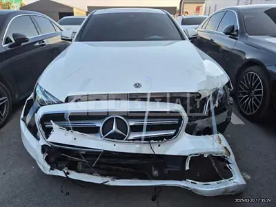 Photo 1 of 40: 2018 Mercedes-Benz E 200 — Korean insurance auction