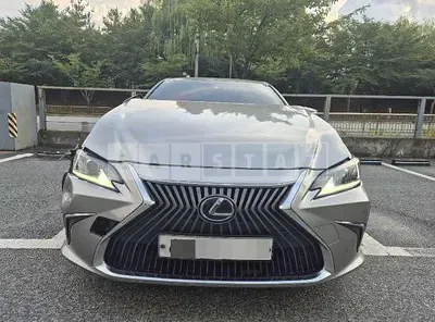 Photo 1 of 28: 2019 Lexus ES300h — Korean insurance auction