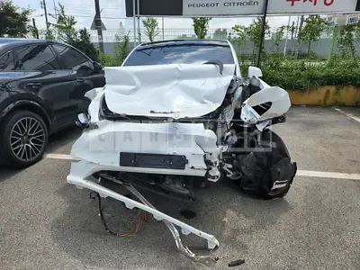 Photo 1 of 5: 2022 Tesla Model Y Long Range, VIN 7SAYGDEE9NF568821 — Korean insurance auction
