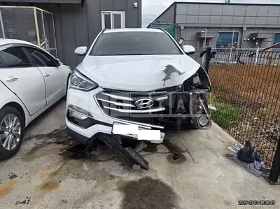 Photo 1 of 10: 2018 Hyundai Santa Fe, VIN KMHSW81UBJU820594 — Korean insurance auction