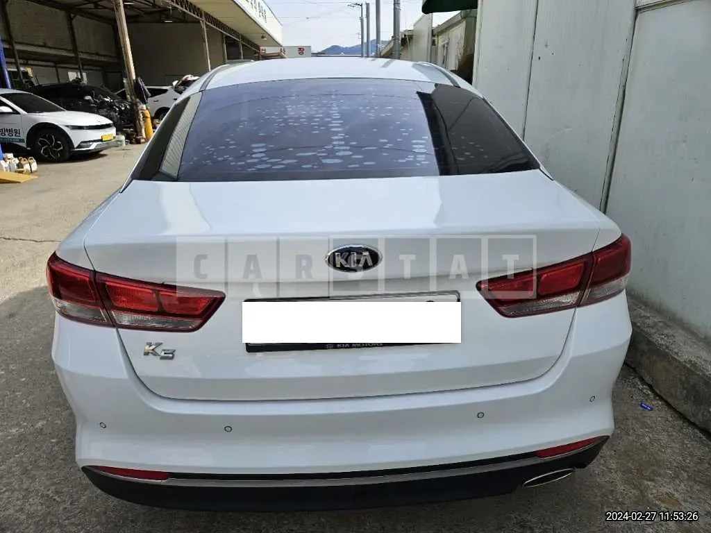 Photo 2 of 11: 2016 Kia K5, VIN KNAGU416BGA003818 — Korean insurance auction