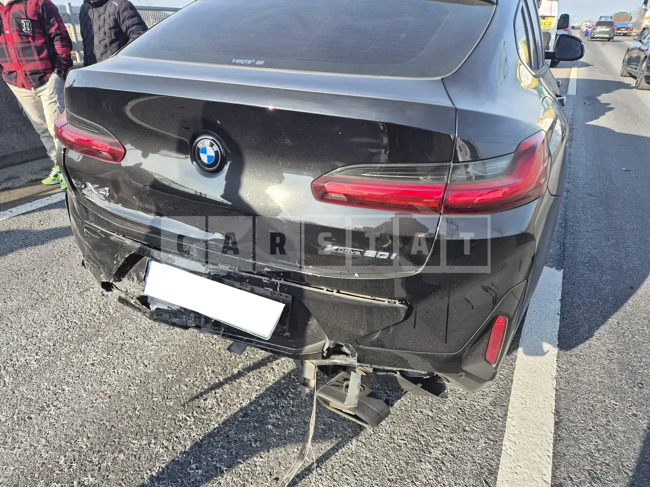 Photo 2 of 21: 2023 BMW X4 xDrive20i, VIN WBA21DT01P9P33900 — Korean insurance auction