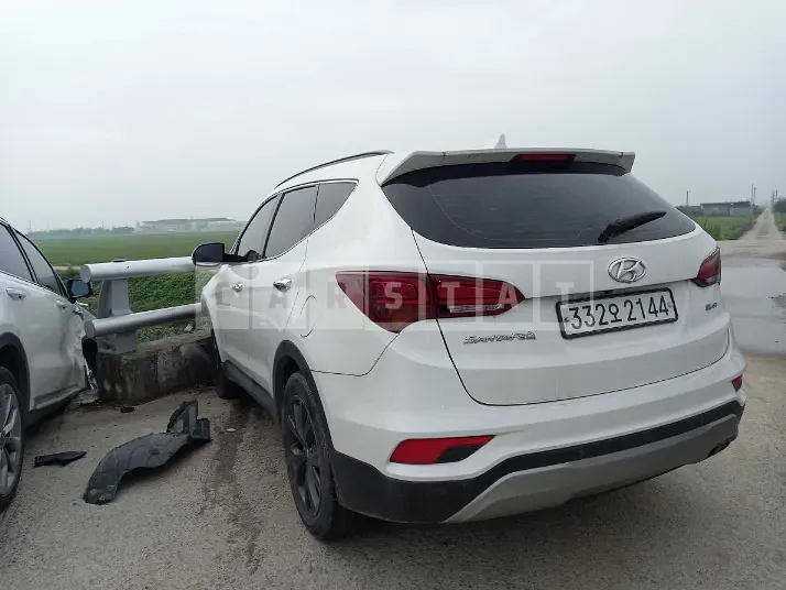 Photo 2 of 7: 2016 Hyundai Santa Fe, VIN KMHSW81UBGU574938 — Korean insurance auction