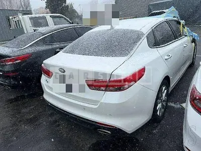 Photo 1 of 8: 2017 Kia K5 — Korean insurance auction