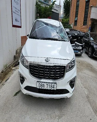 Photo 1 of 9: 2019 Kia Carnival, VIN KNAME81ABKS590723 — Korean insurance auction