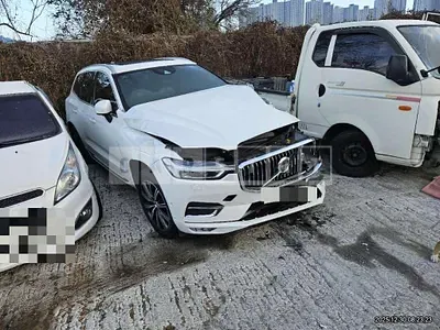 Photo 1 of 17: 2019 Volvo XC60T6 AWD — Korean insurance auction