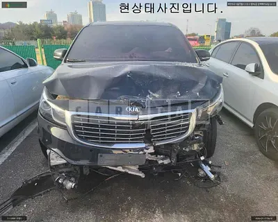 Photo 1 of 15: 2017 Kia Carnival, VIN KNAME81ABHS331858 — Korean insurance auction