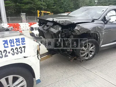 Photo 1 of 7: 2020 Hyundai Santa Fe, VIN KMHS281ABLU242280 — Korean insurance auction