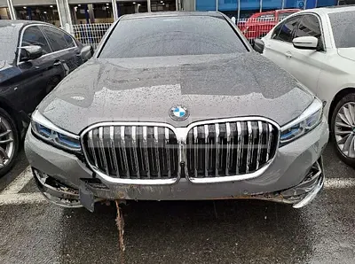 2021 BMW 740i