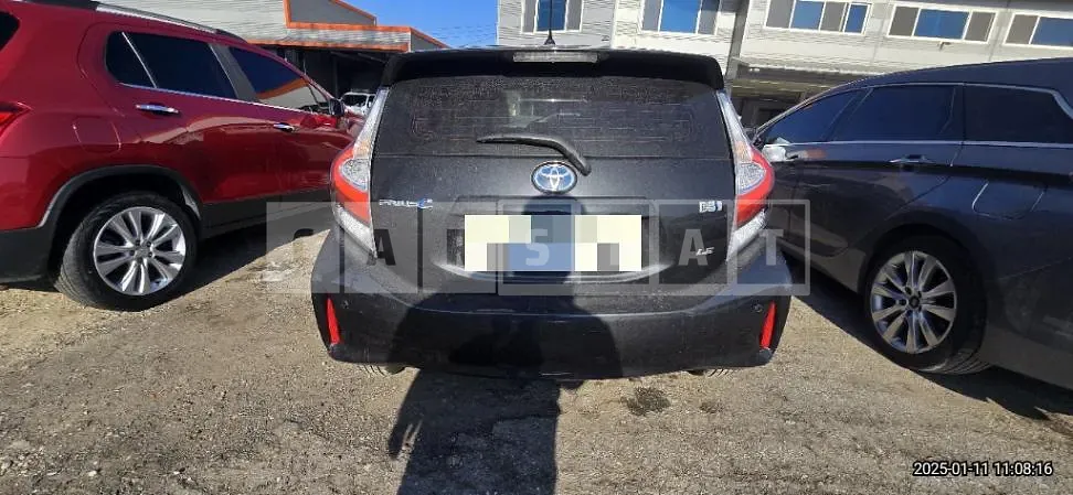 Photo 2 of 2: 2018 Toyota Prius C — Korean insurance auction