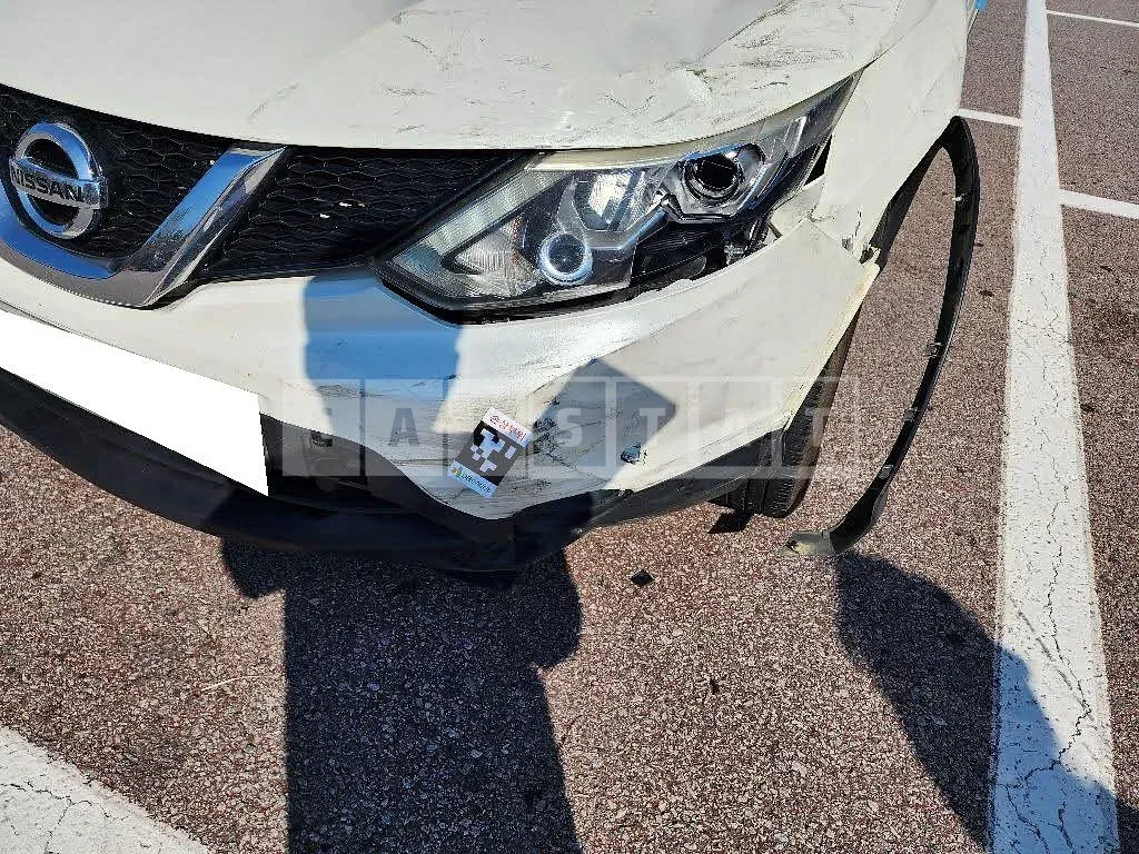 Photo 2 of 13: 2015 Nissan Qashqai, VIN SJNDJ18E5GA518453 — Korean insurance auction