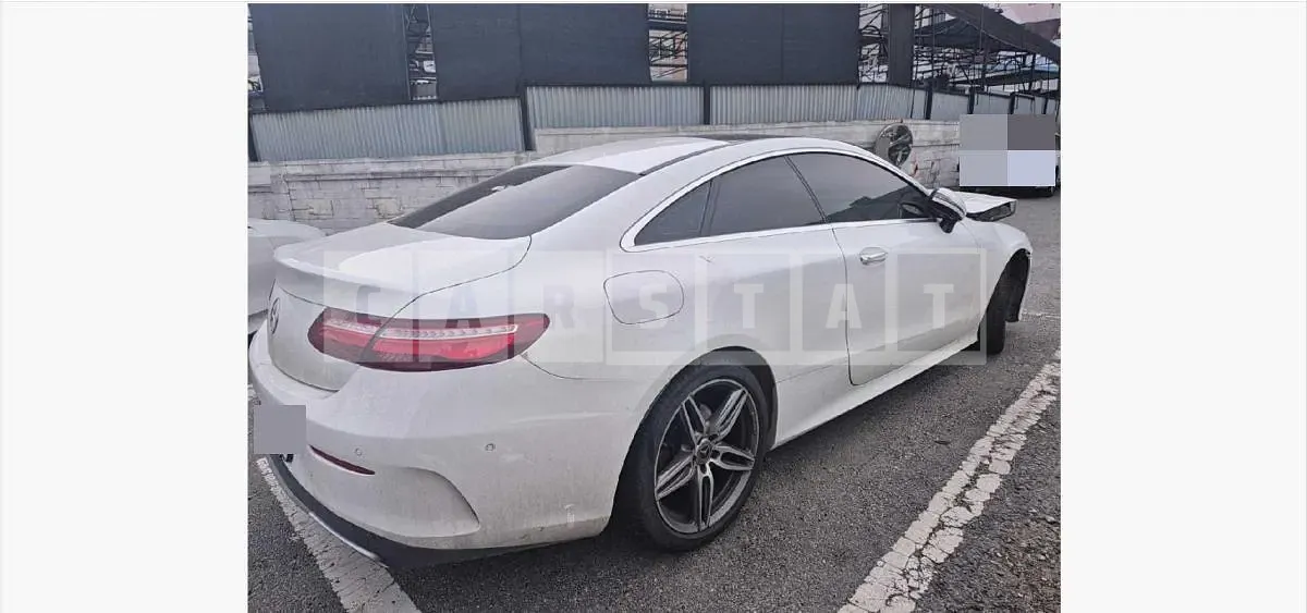 Photo 2 of 18: 2020 Mercedes-Benz E220 d Coupe — Korean insurance auction