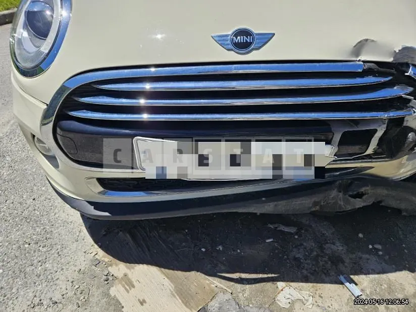 Photo 2 of 19: 2017 MINI Cooper D Five-Door — Korean insurance auction